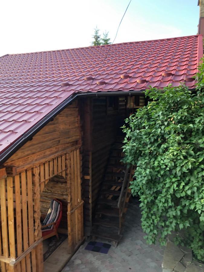 Hotel Skarbivka Vorokhta Exterior foto