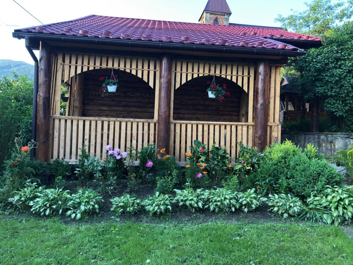 Hotel Skarbivka Vorokhta Exterior foto