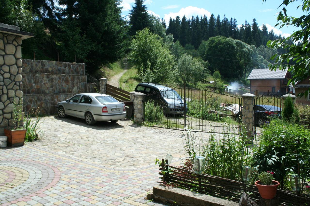 Hotel Skarbivka Vorokhta Exterior foto