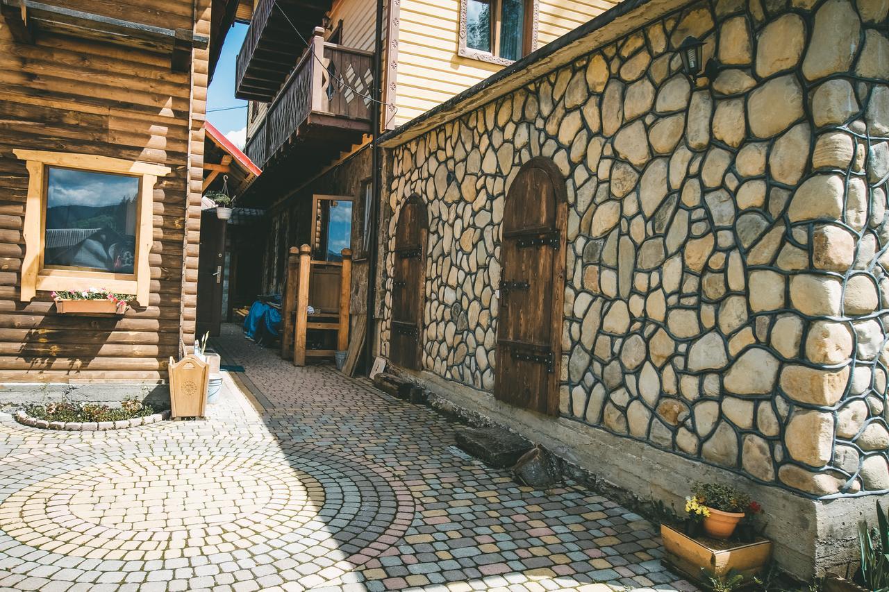 Hotel Skarbivka Vorokhta Exterior foto